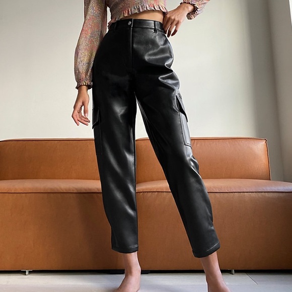 Aritzia Pants - Aritzia wilfred vegan leather cargo pant